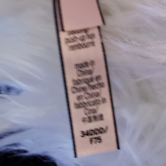 NWOT VICTORIA'S SECRET BRA - Picture 4 of 4